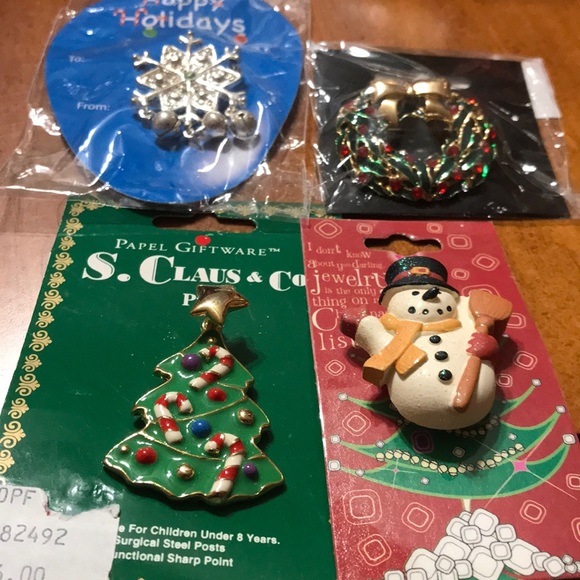 Holiday pins - Picture 1 of 1